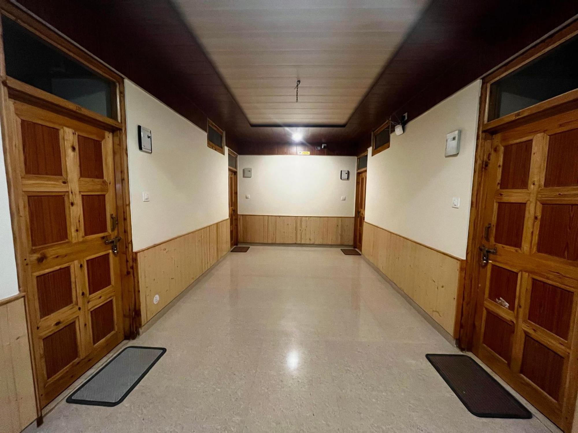 Hotel Mid Orchard Kasol L River Side -Pure Veg Hotel Bagian luar foto