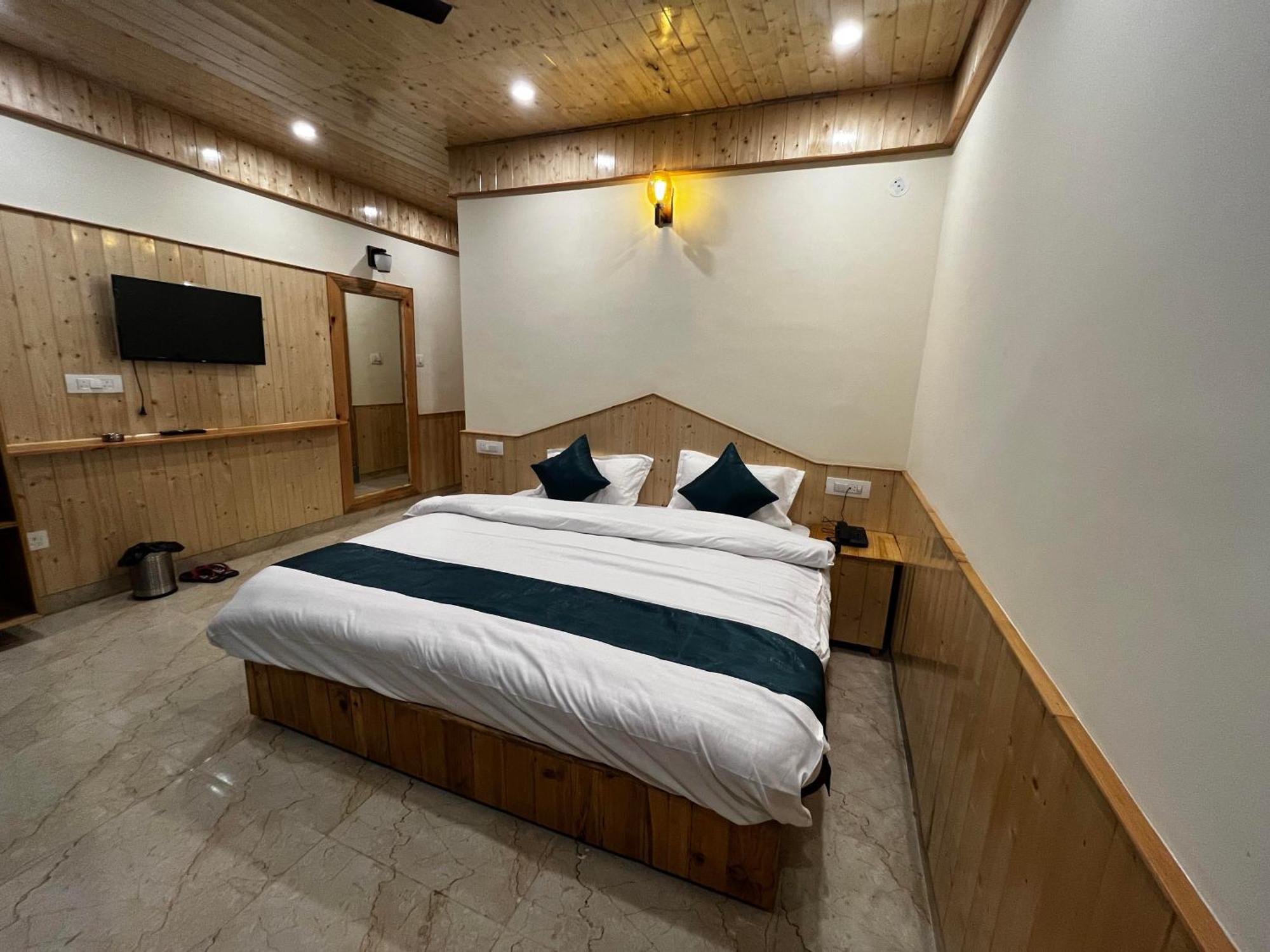 Hotel Mid Orchard Kasol L River Side -Pure Veg Hotel Bagian luar foto