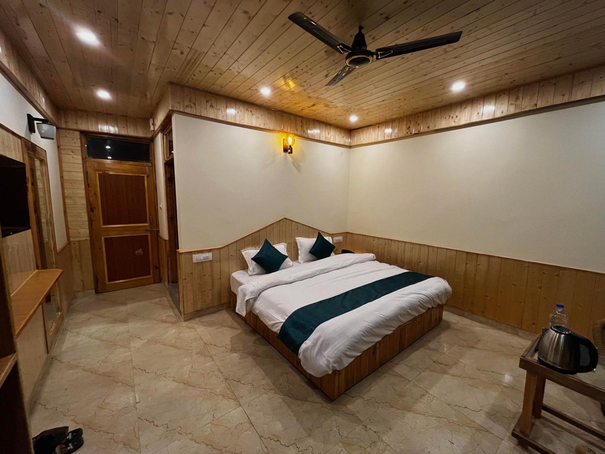 Hotel Mid Orchard Kasol L River Side -Pure Veg Hotel Bagian luar foto