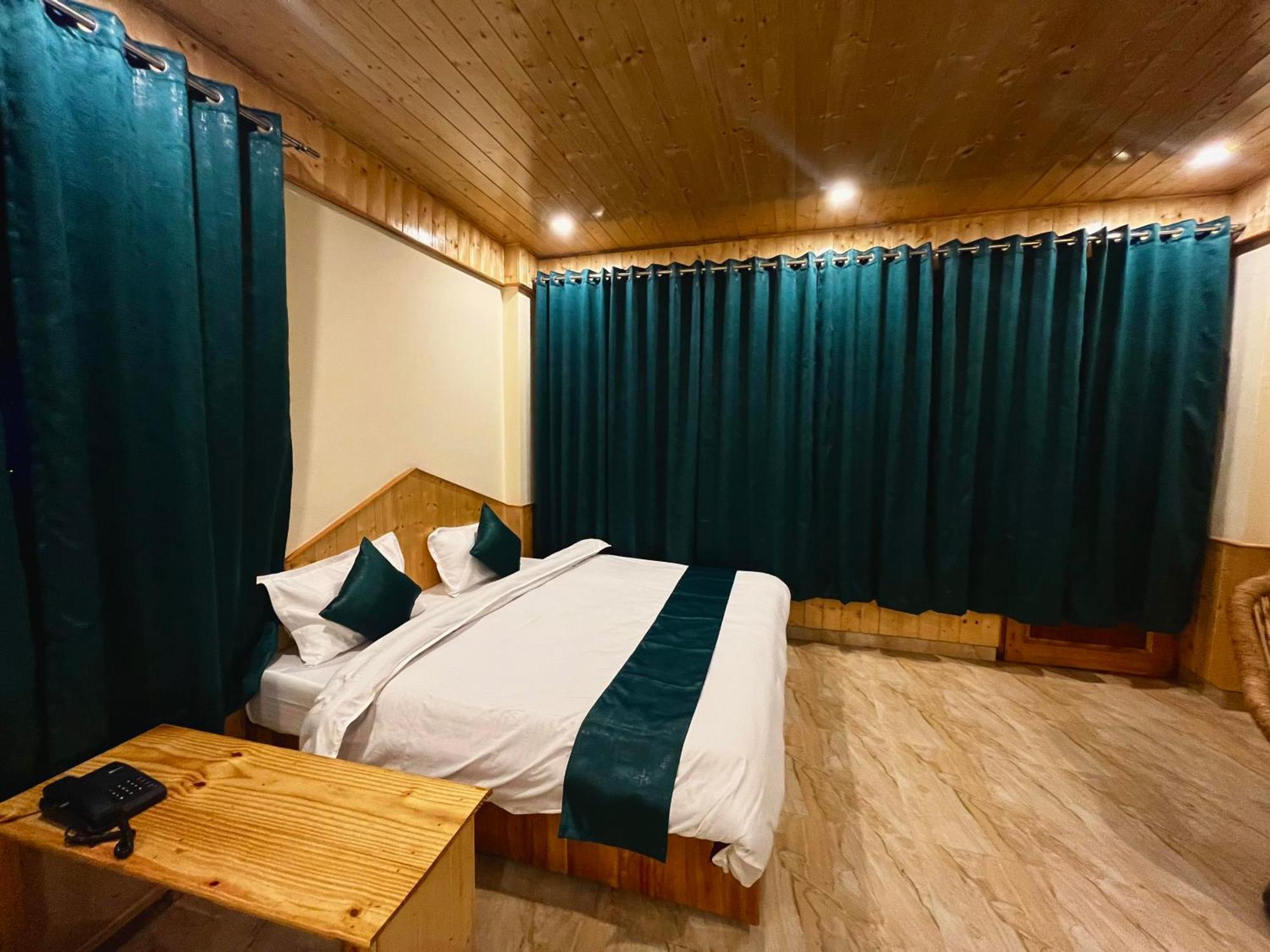 Hotel Mid Orchard Kasol L River Side -Pure Veg Hotel Bagian luar foto