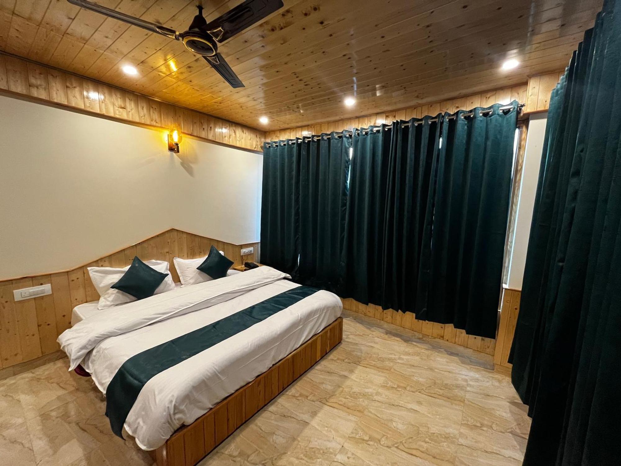 Hotel Mid Orchard Kasol L River Side -Pure Veg Hotel Bagian luar foto