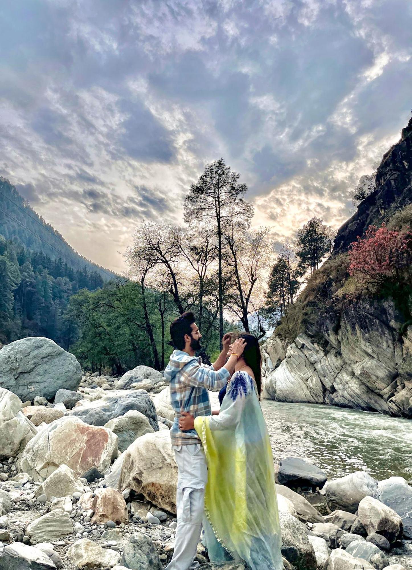 Hotel Mid Orchard Kasol L River Side -Pure Veg Hotel Bagian luar foto